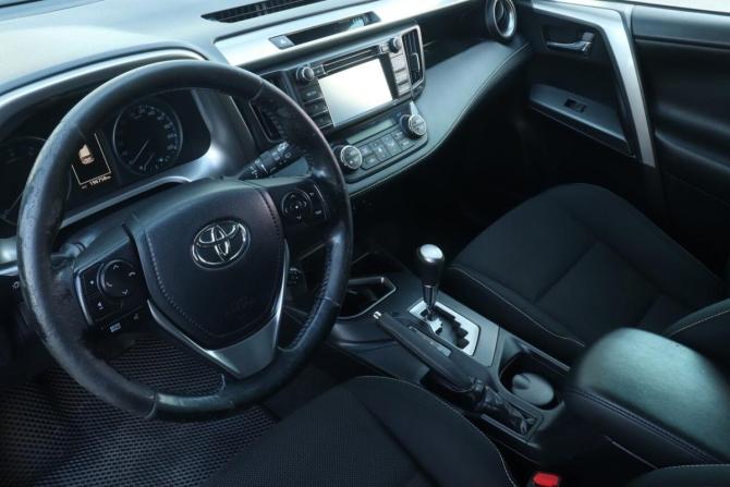 Toyota RAV4 IV (XA40) Рестайлинг с пробегом 2016 года, цена 2 117 000 рублей, 196751 км, внедорожник, Автокод Объявления