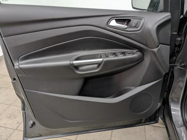 Ford Kuga II Рестайлинг с пробегом 2018 года, цена 1 840 000 рублей, 77444 км, внедорожник, Автокод Объявления