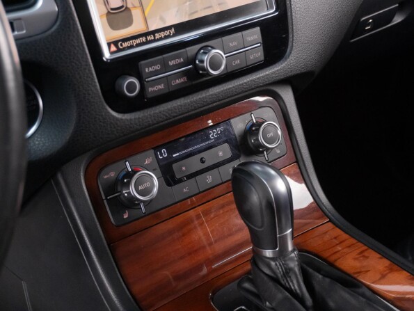 Volkswagen Touareg II с пробегом 2011 года, цена 2 319 000 рублей, 225731 км, внедорожник, Автокод Объявления