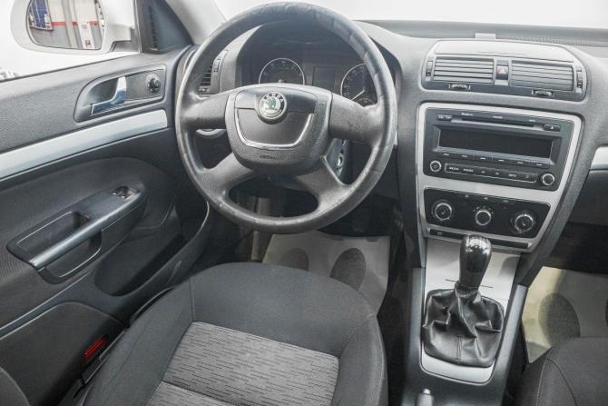 Skoda Octavia II (A5) Рестайлинг с пробегом 2010 года, цена 699 000 рублей, 262000 км, лифтбек, Автокод Объявления