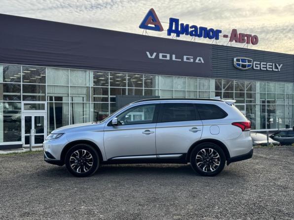 Mitsubishi Outlander III Рестайлинг 3 с пробегом 2021 года, цена 2 410 000 рублей, 151139 км, внедорожник, Автокод Объявления