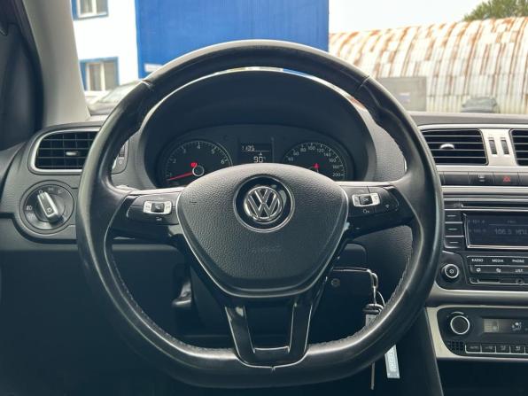Volkswagen Polo V Рестайлинг с пробегом 2015 года, цена 965 000 рублей, 98596 км, седан, Автокод Объявления