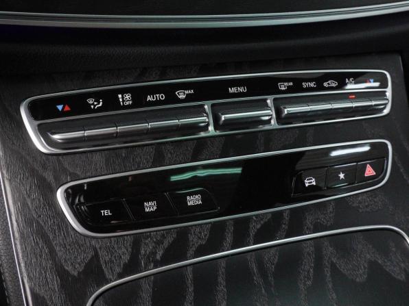 Mercedes-Benz E-Класс V (W213 S213 C238) Рестайлинг с пробегом 2021 года, цена 6 149 000 рублей, 112290 км, седан, Автокод Объявления