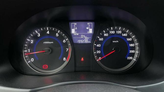 Hyundai Solaris I Рестайлинг с пробегом 2016 года, цена 890 000 рублей, 199207 км, седан, Автокод Объявления