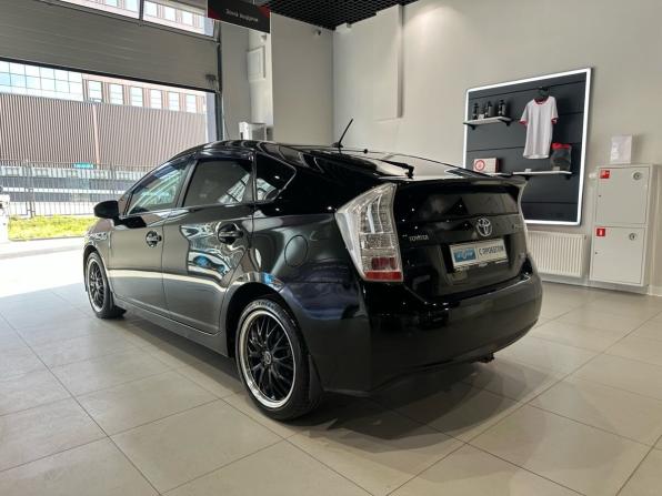 Toyota Prius III (XW30) с пробегом 2010 года, цена 1 059 000 рублей, 282600 км, лифтбек, Автокод Объявления