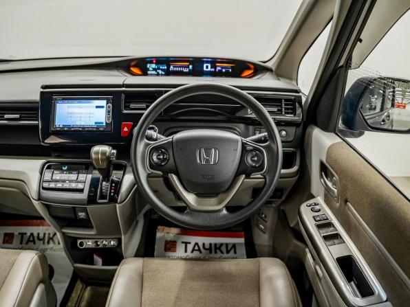 Honda Stepwgn V с пробегом 2015 года, цена 1 547 000 рублей, 132905 км, минивэн, Автокод Объявления
