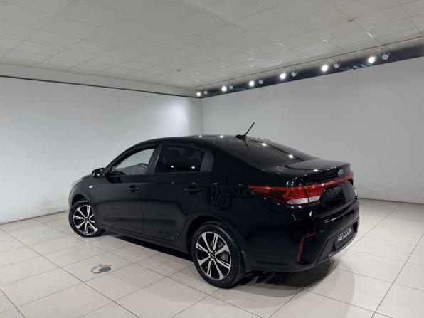 Kia Rio IV с пробегом 2018 года, цена 1 299 000 рублей, 98813 км, седан, Автокод Объявления
