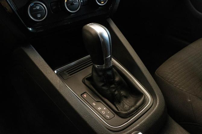 Volkswagen Jetta VI Рестайлинг с пробегом 2015 года, цена 1 149 000 рублей, 199660 км, седан, Автокод Объявления
