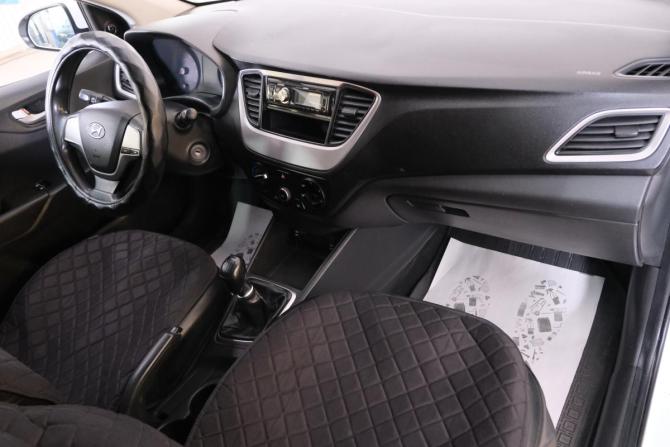 Hyundai Solaris II с пробегом 2017 года, цена 849 000 рублей, 124000 км, седан, Автокод Объявления