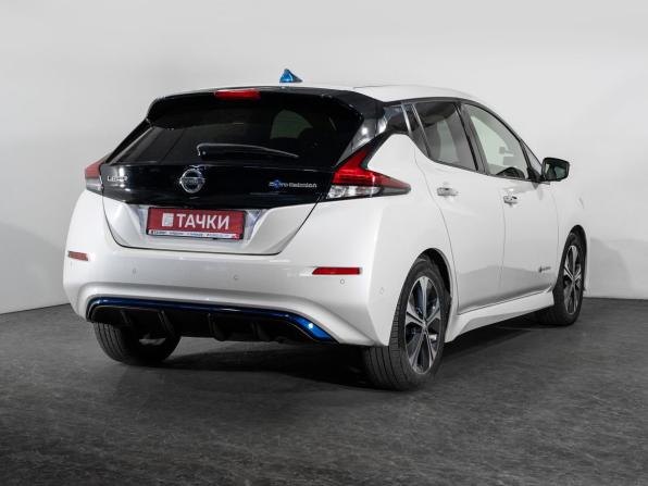 Nissan Leaf II (ZE1) с пробегом 2017 года, цена 1 740 000 рублей, 108264 км, хэтчбек, Автокод Объявления