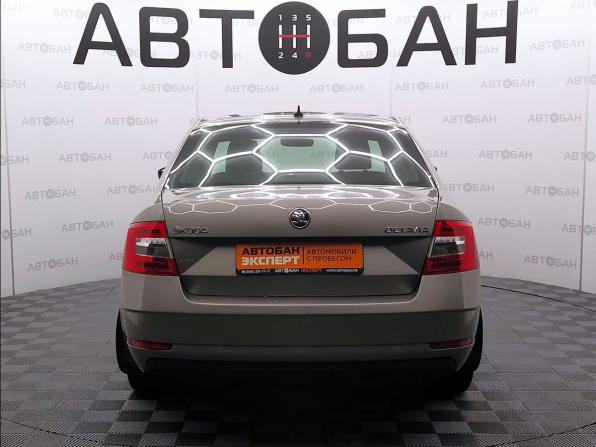 Skoda Octavia III (A7) Рестайлинг с пробегом 2018 года, цена 1 640 000 рублей, 129477 км, лифтбек, Автокод Объявления