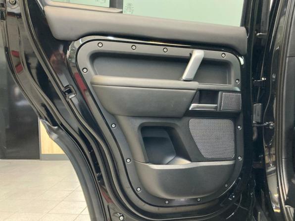 Land Rover Defender II с пробегом 2023 года, цена 20 800 000 рублей, 30899 км, внедорожник, Автокод Объявления