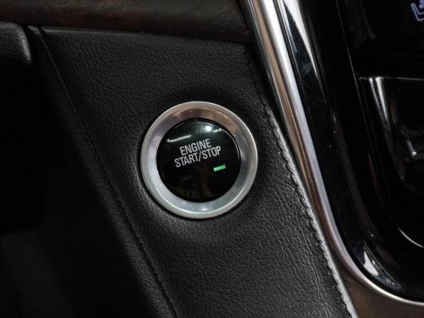 Cadillac Escalade IV с пробегом 2015 года, цена 3 999 000 рублей, 141726 км, внедорожник, Автокод Объявления