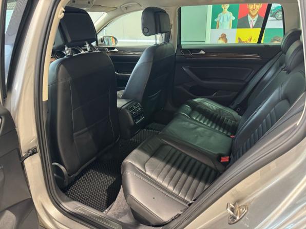 Volkswagen Passat B8 с пробегом 2015 года, цена 1 599 000 рублей, 140000 км, универсал, Автокод Объявления