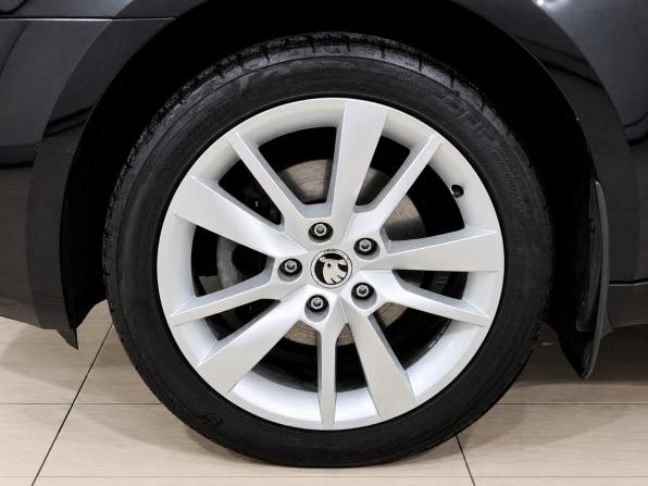 Skoda Octavia III (A7) Рестайлинг с пробегом 2017 года, цена 1 460 000 рублей, 155148 км, лифтбек, Автокод Объявления