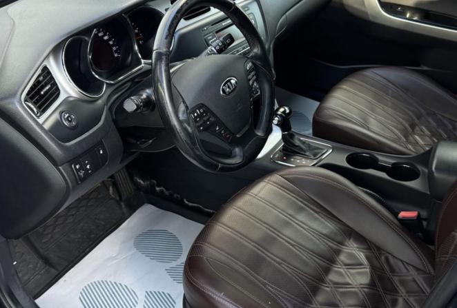 Kia Ceed II с пробегом 2013 года, цена 945 000 рублей, 152417 км, хэтчбек, Автокод Объявления