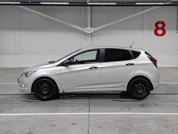 Hyundai Solaris I Рестайлинг с пробегом 2015 года, цена 905 000 рублей, 125448 км, хэтчбек, Автокод Объявления