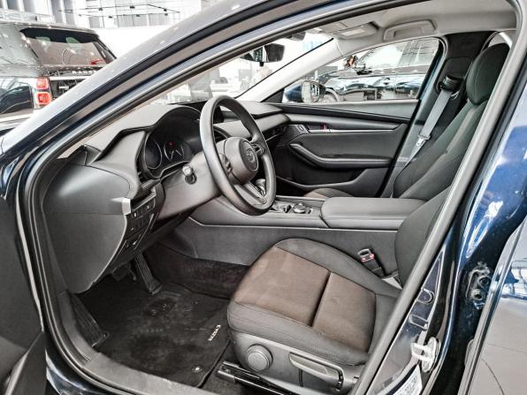 Mazda 3 IV (BP) с пробегом 2021 года, цена 1 970 000 рублей, 109193 км, седан, Автокод Объявления