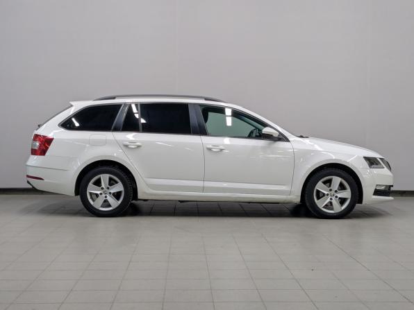 Skoda Octavia III (A7) Рестайлинг с пробегом 2017 года, цена 1 415 000 рублей, 206189 км, универсал, Автокод Объявления