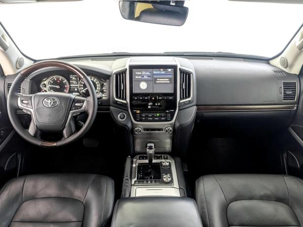 Toyota Land Cruiser 200 Series Рестайлинг 2 с пробегом 2017 года, цена 4 689 000 рублей, 300506 км, внедорожник, Автокод Объявления