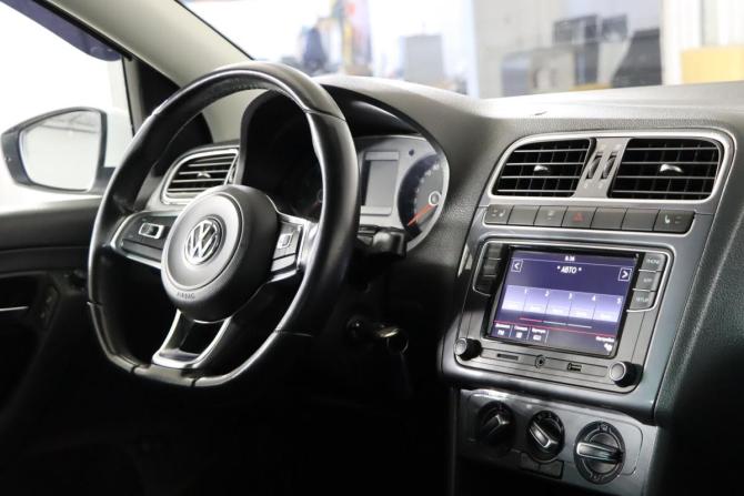 Volkswagen Polo V Рестайлинг с пробегом 2019 года, цена 999 990 рублей, 162243 км, седан, Автокод Объявления