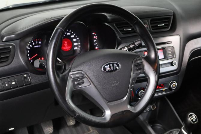 Kia Rio III Рестайлинг с пробегом 2015 года, цена 899 000 рублей, 140000 км, хэтчбек, Автокод Объявления