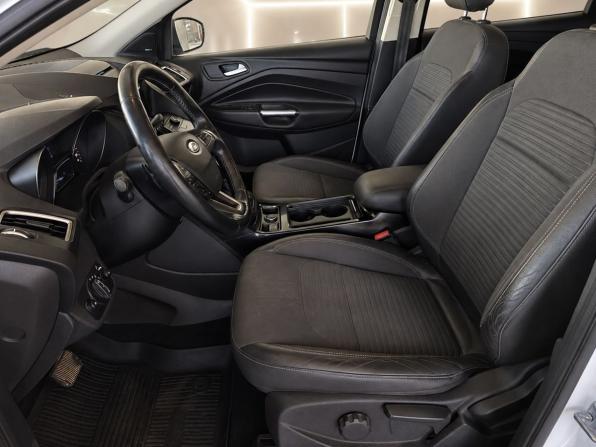 Ford Kuga II Рестайлинг с пробегом 2017 года, цена 1 599 000 рублей, 122000 км, внедорожник, Автокод Объявления