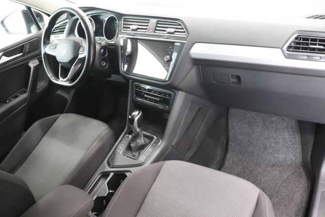 Volkswagen Tiguan II Рестайлинг с пробегом 2021 года, цена 2 081 000 рублей, 158850 км, внедорожник, Автокод Объявления