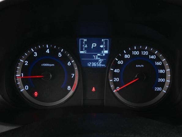 Hyundai Solaris I Рестайлинг с пробегом 2015 года, цена 1 179 000 рублей, 123656 км, седан, Автокод Объявления
