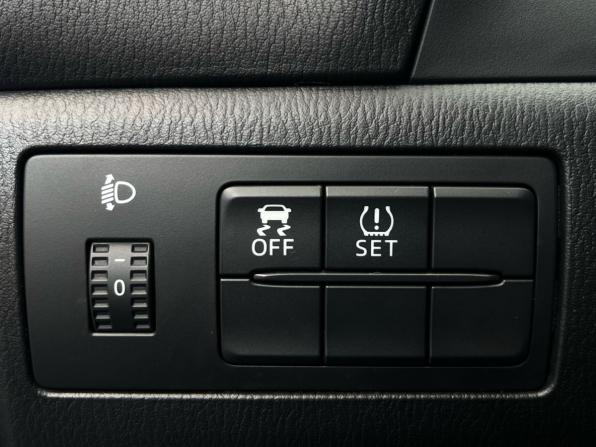 Mazda 3 III (BM) с пробегом 2014 года, цена 990 000 рублей, 167600 км, хэтчбек, Автокод Объявления