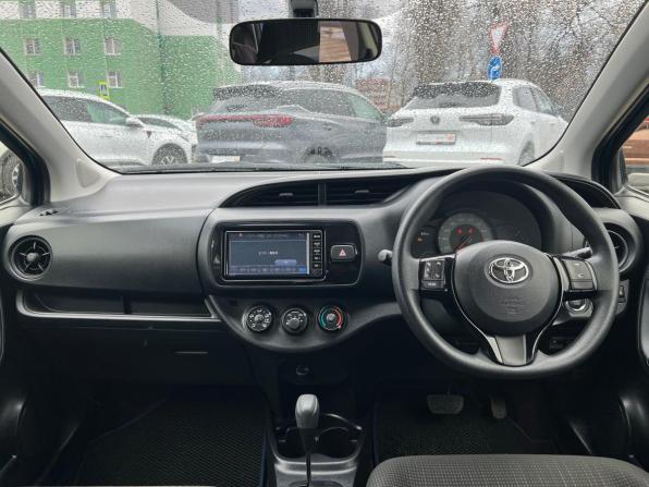 Toyota Vitz III (XP130) Рестайлинг 2 с пробегом 2018 года, цена 876 200 рублей, 99110 км, хэтчбек, Автокод Объявления