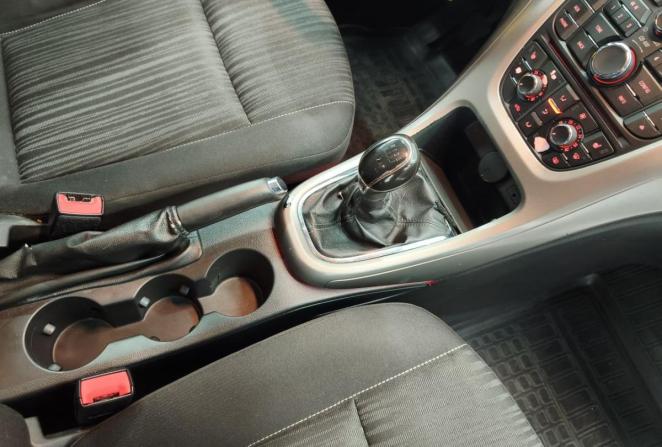 Opel Astra H Рестайлинг с пробегом 2012 года, цена 590 000 рублей, 209568 км, универсал, Автокод Объявления