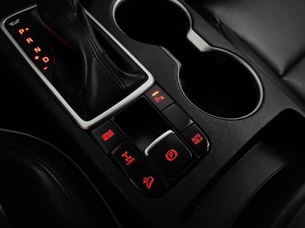 Kia Sportage IV Рестайлинг с пробегом 2019 года, цена 2 128 000 рублей, 125000 км, внедорожник, Автокод Объявления