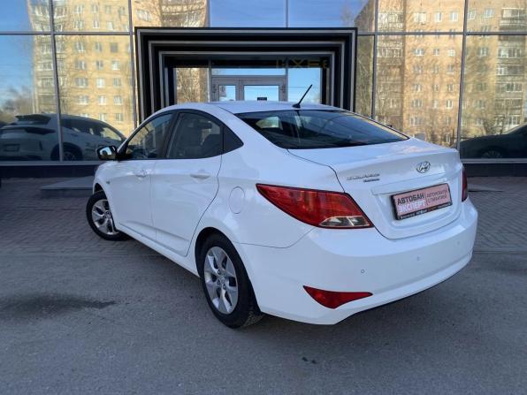 Hyundai Solaris I Рестайлинг с пробегом 2016 года, цена 900 000 рублей, 142665 км, седан, Автокод Объявления