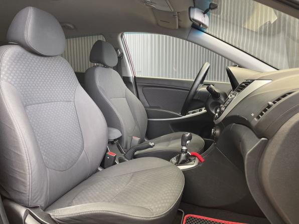 Hyundai Solaris I с пробегом 2012 года, цена 747 000 рублей, 176371 км, хэтчбек, Автокод Объявления