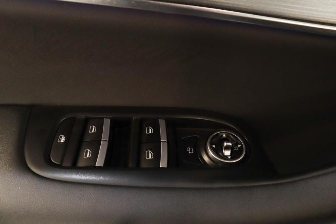Chery Tiggo 7 Pro Plug-in Hybrid с пробегом 2023 года, цена 2 829 000 рублей, 28000 км, внедорожник, Автокод Объявления