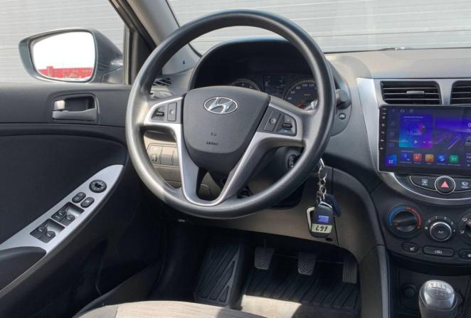 Hyundai Solaris I с пробегом 2014 года, цена 800 000 рублей, 116060 км, седан, Автокод Объявления