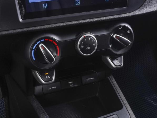 Kia Rio IV Рестайлинг с пробегом 2021 года, цена 1 570 000 рублей, 88287 км, седан, Автокод Объявления