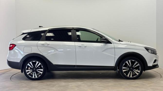 Lada (ВАЗ) Vesta I с пробегом 2021 года, цена 1 329 000 рублей, 64732 км, универсал, Автокод Объявления