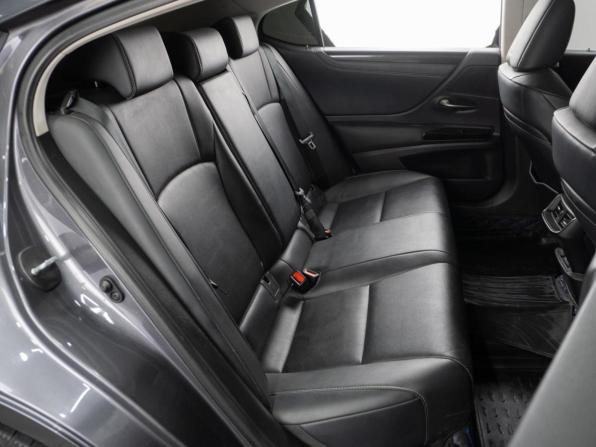 Lexus ES VII Рестайлинг с пробегом 2021 года, цена 3 919 000 рублей, 101485 км, седан, Автокод Объявления