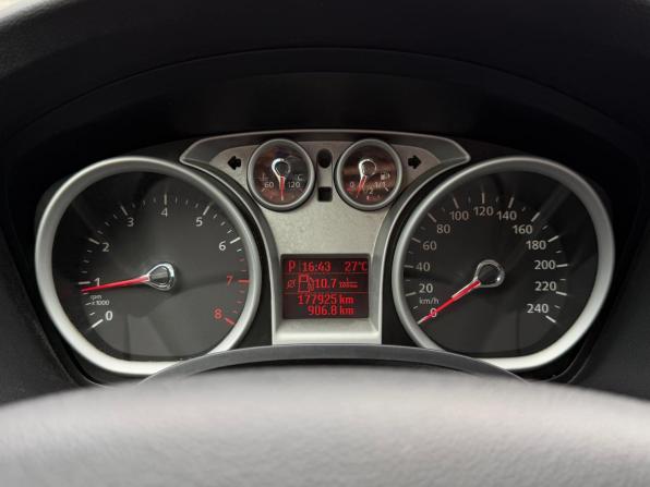 Ford Focus II Рестайлинг с пробегом 2010 года, цена 650 000 рублей, 177898 км, седан, Автокод Объявления