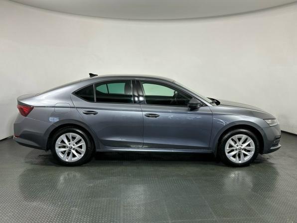 Skoda Octavia IV (A8) с пробегом 2020 года, цена 2 090 000 рублей, 182078 км, лифтбек, Автокод Объявления
