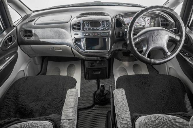 Mitsubishi Delica IV с пробегом 2002 года, цена 1 899 000 рублей, 306000 км, минивэн, Автокод Объявления