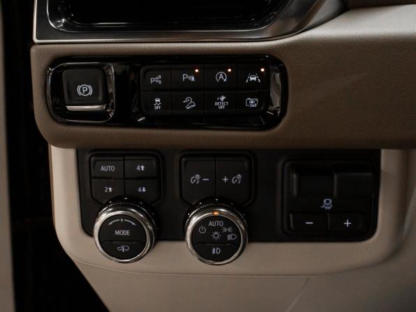 GMC Yukon V Рестайлинг с пробегом 2025 года, цена 15 950 000 рублей, 78 км, внедорожник, Автокод Объявления