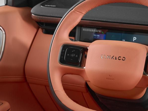 Lynk &amp; Co 900 с пробегом 2025 года, цена 7 745 000 рублей, 51 км, внедорожник, Автокод Объявления