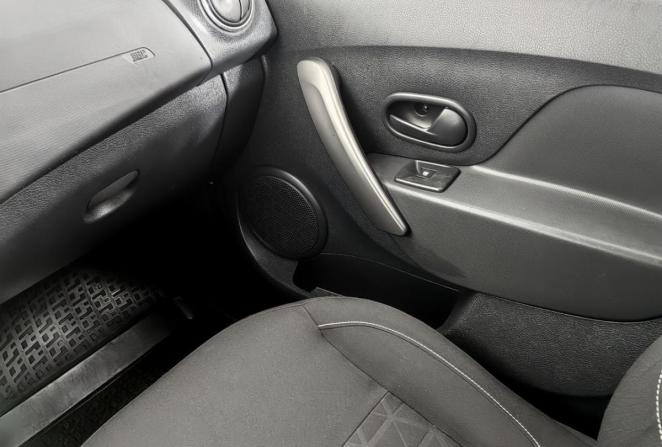 Renault Sandero II с пробегом 2015 года, цена 765 000 рублей, 174960 км, хэтчбек, Автокод Объявления