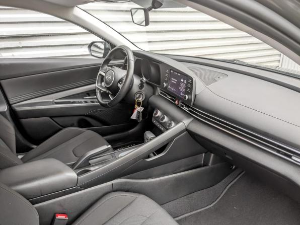 Hyundai Elantra VII (CN7) с пробегом 2022 года, цена 2 100 000 рублей, 31025 км, седан, Автокод Объявления