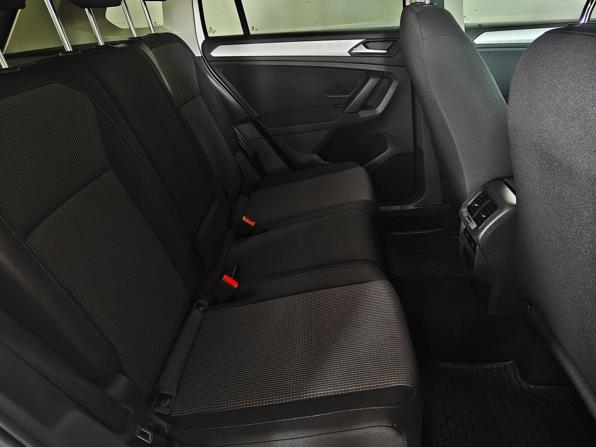 Volkswagen Tiguan II Рестайлинг с пробегом 2021 года, цена 2 630 000 рублей, 61173 км, внедорожник, Автокод Объявления
