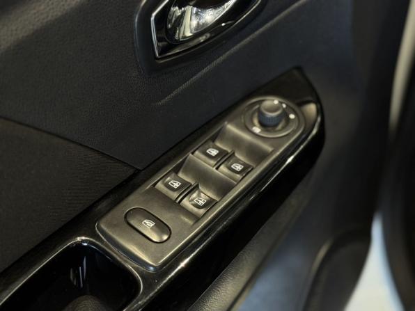 Renault Kaptur I с пробегом 2017 года, цена 1 355 000 рублей, 131008 км, внедорожник, Автокод Объявления