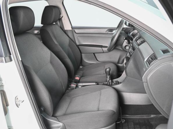 Skoda Rapid I с пробегом 2016 года, цена 1 069 000 рублей, 176051 км, лифтбек, Автокод Объявления